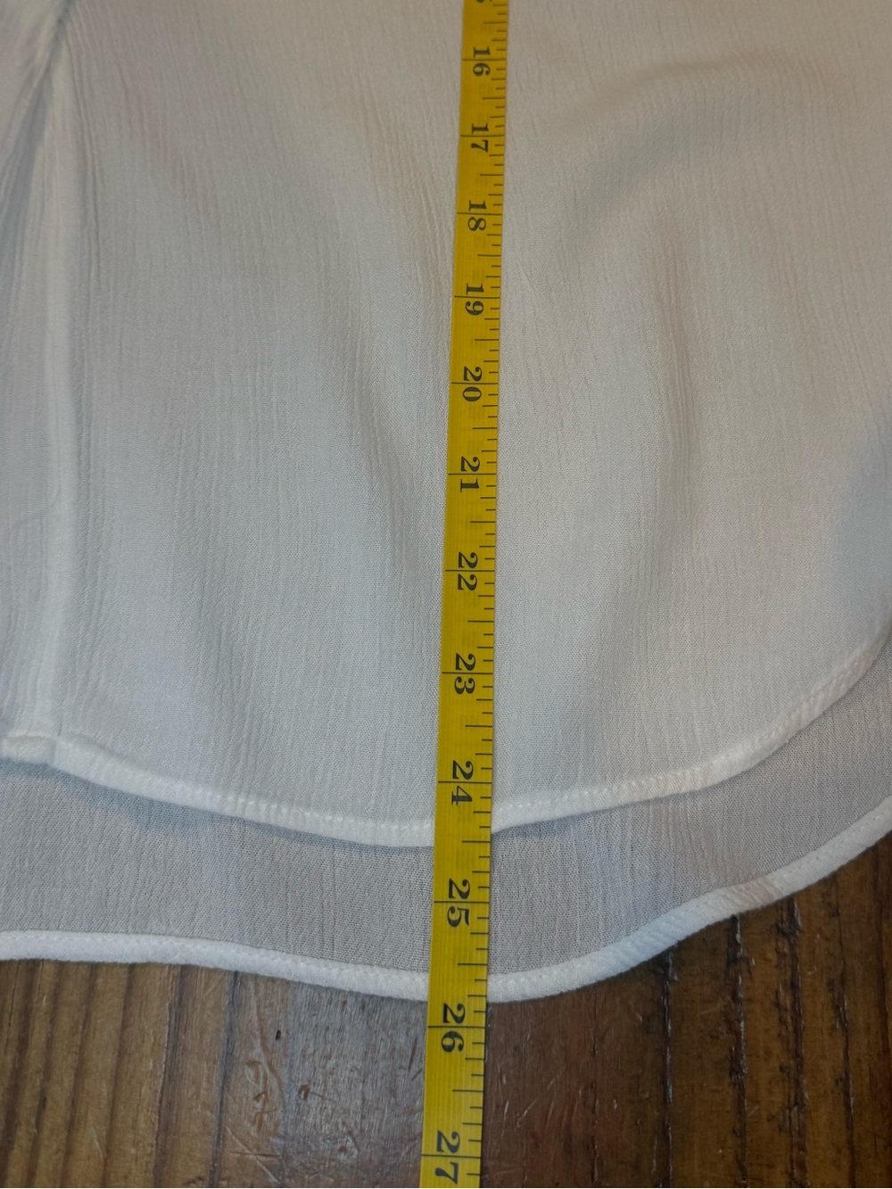 H&M Textured White Split Neck Blouse Short Sleeve Crinkle Top Size 8 - Picture 7 of 7